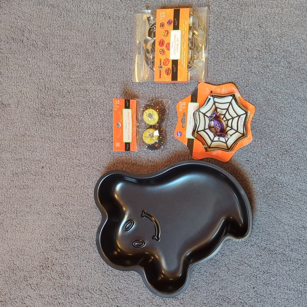 4-Piece Halloween Baking Bundle